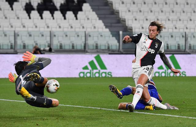 BBC：国际足联试行皮球是否出界技术，已在洲际杯中试验（据BBC报道，FIFA试行球出界判定技术，已在洲际杯试用）